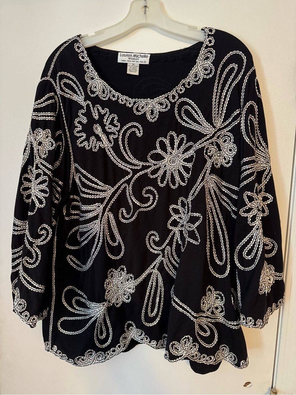 Lauren Michelle Black Long-Sleeve Embroidered Floral Tunic on
